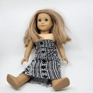 American Girl Doll Mckenna Girl of the Year 2012  Blonde Long Hair Blue Eyes 18"
